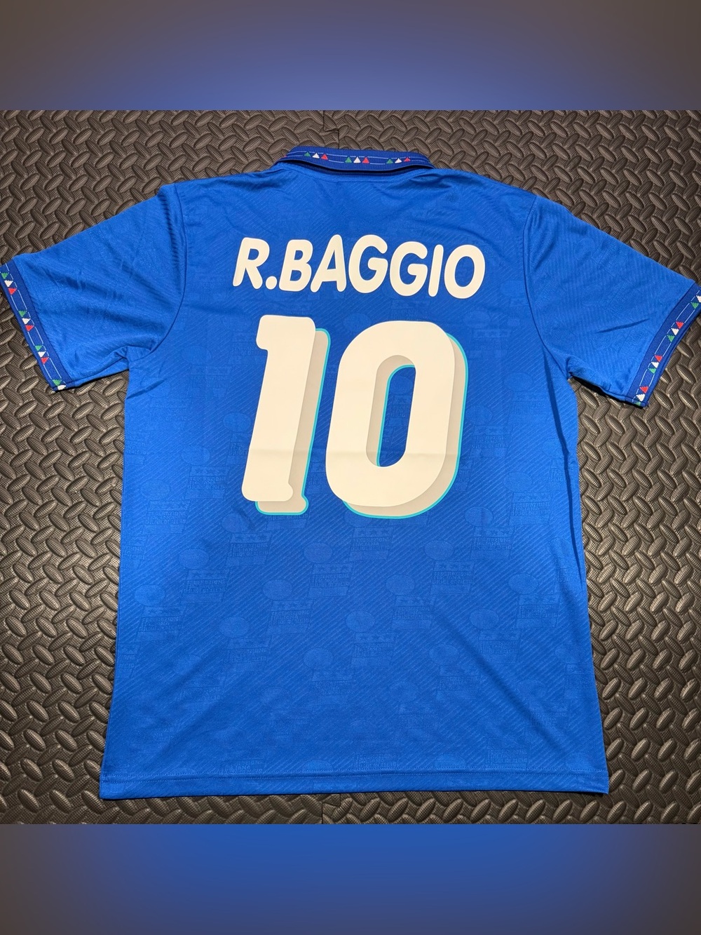 Roberto Baggio Italy Retro Soccer Jersey #10 Vintage Style 1994 (Runs Small)